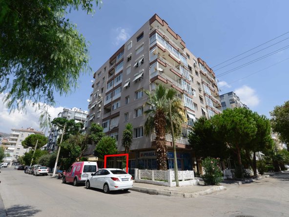 Bayraklı Satılık Dükkan